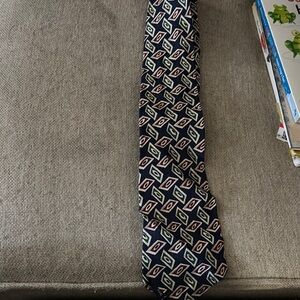 Geometric Patterned Men's Tie